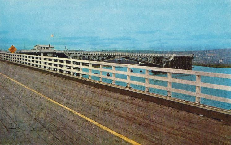 Arrowhead Bridge is the main artery for traffic between Duluth and Superior